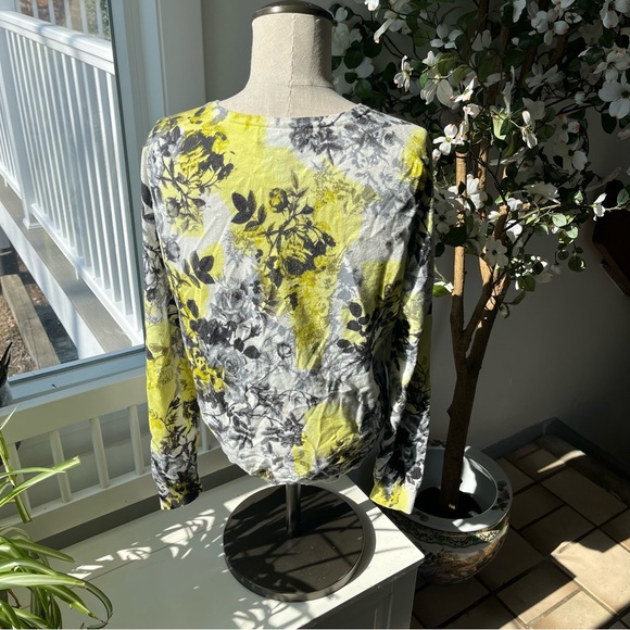 Lord & Taylor Abstract Pattern Fall Cardigan, Size XL - Picture 4 of 12